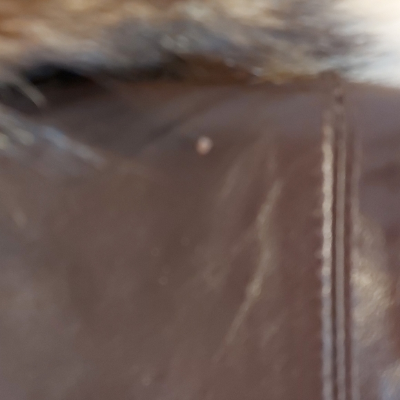 SOLD SOLD SOLD Leather trench with fur collar. Jonathan Christopher size 12 - Picture 12 of 16